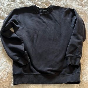 Size 4 lululemon sweatshirt. Excellent condition